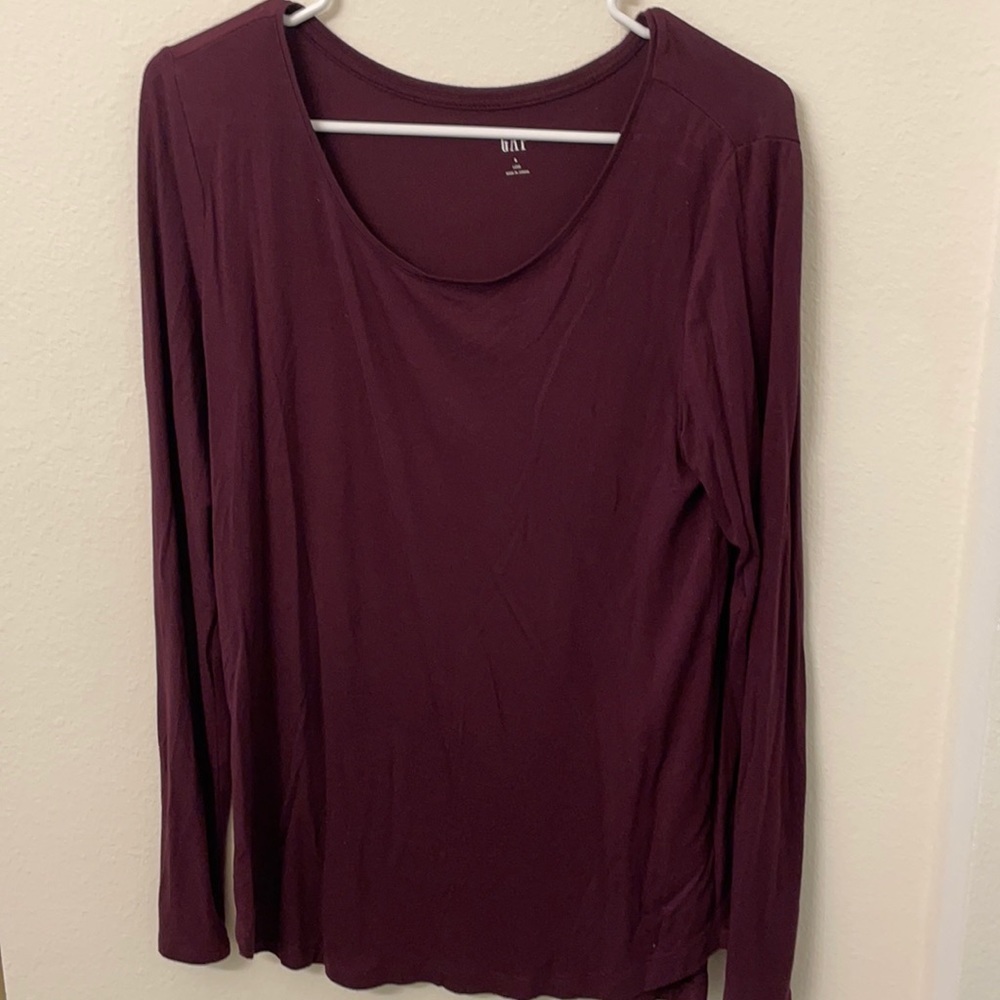 GAP MAROON LONG SLEEVED TEE